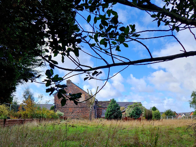 Robin Hill Farm West